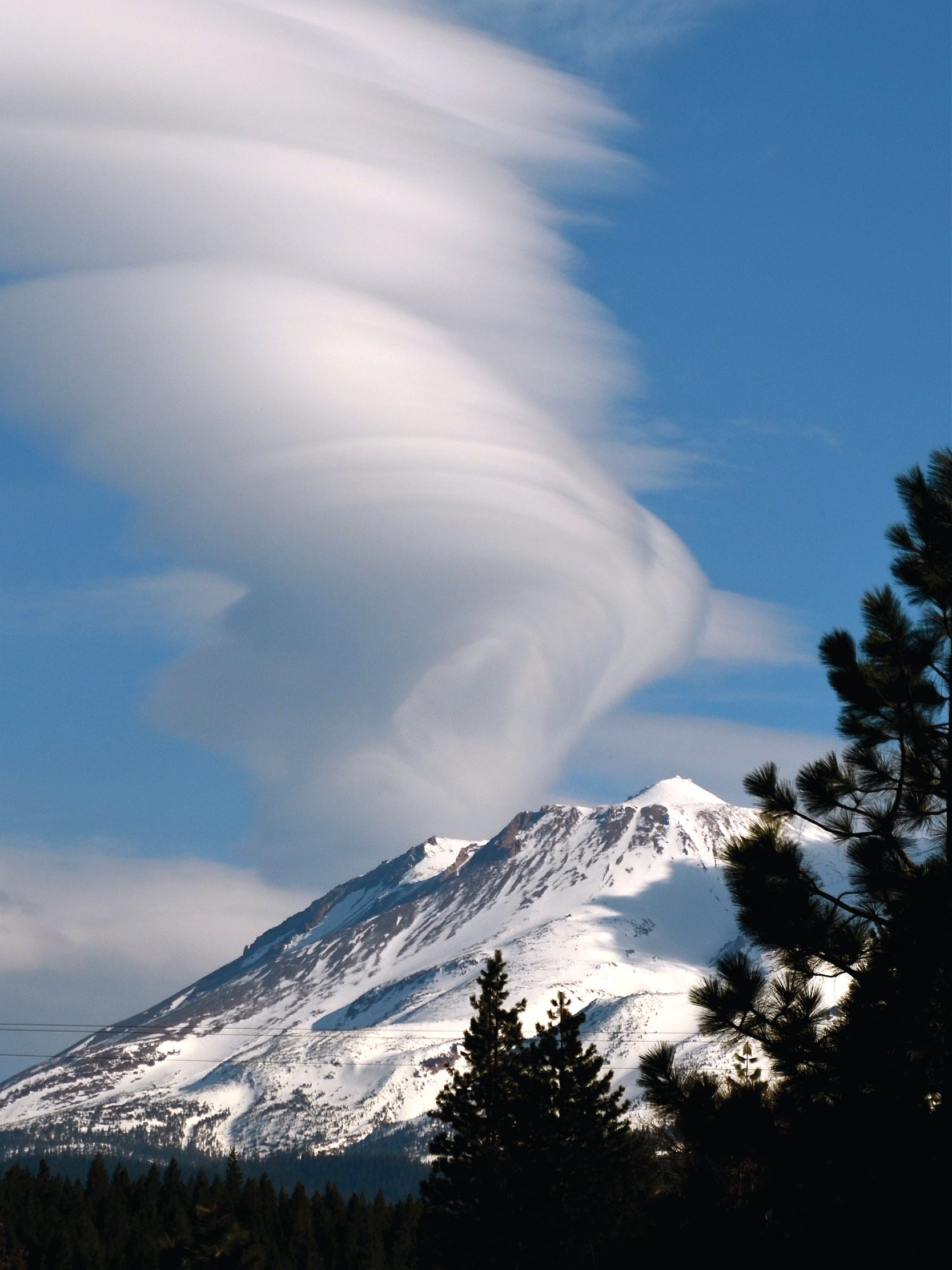 A wild lenticular cloud as seen from Lake Shastina