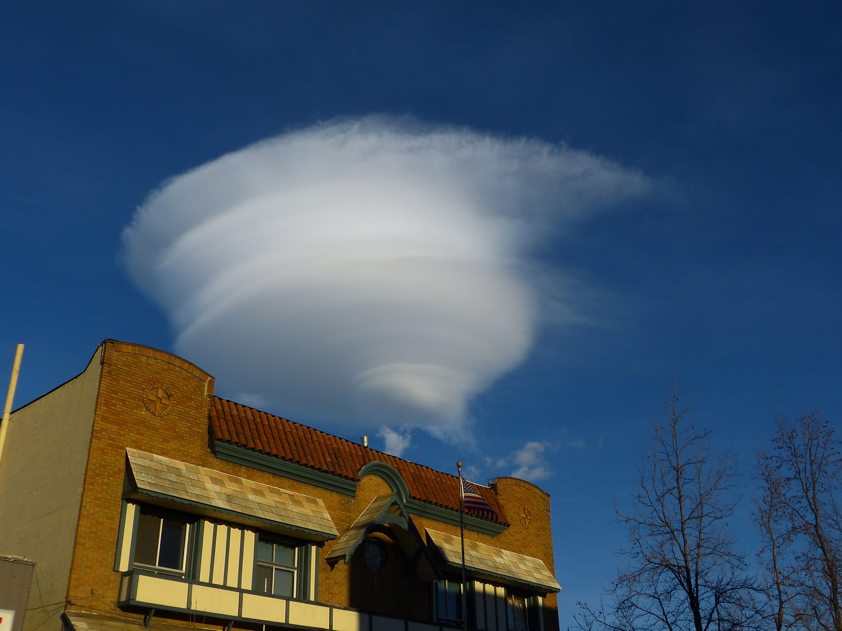 A lenticular hovers over the city of Mount Shasta on Jan. 29, 2012.
