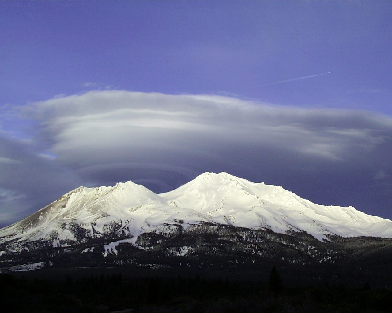 A lenticular over Mt. Shasta in February of 2000.